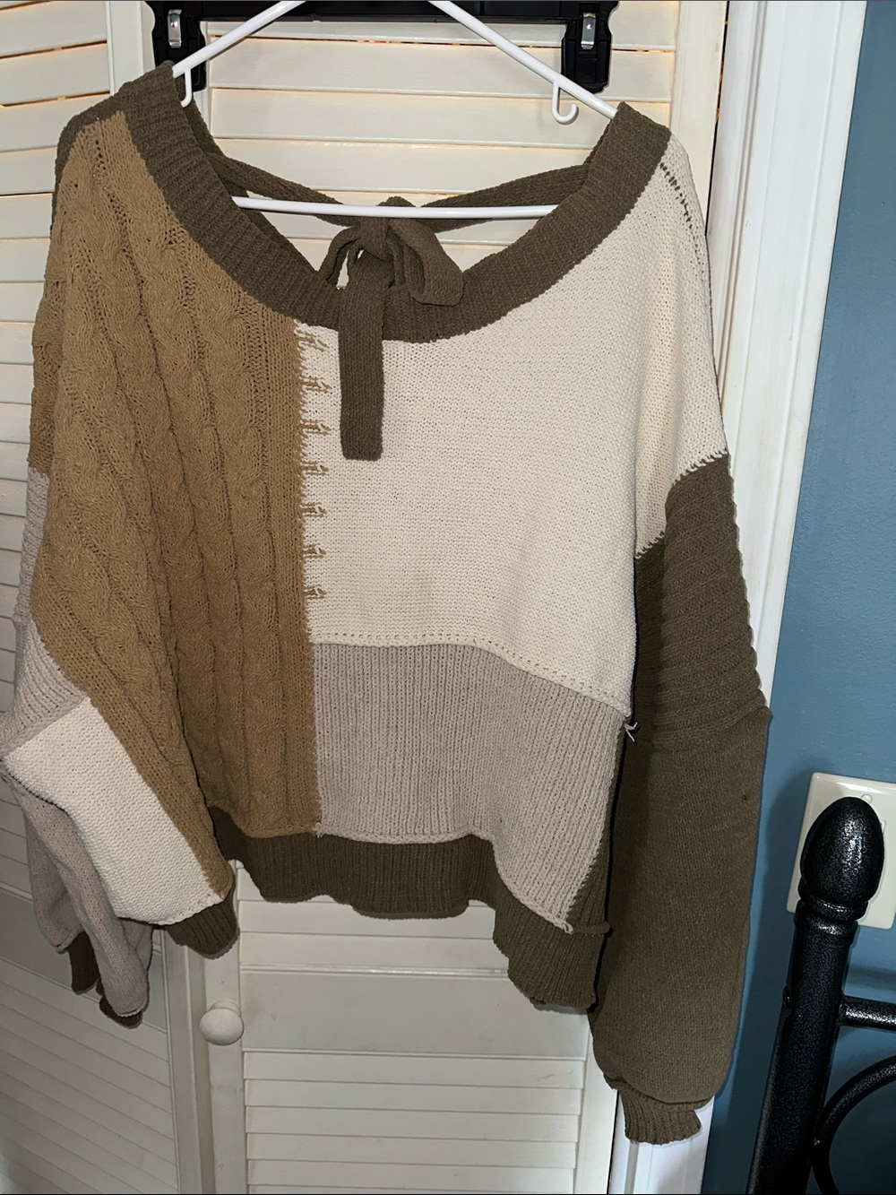 POL Knit Off-the-Shoulder Colorblock Sweater in Cream & Brown